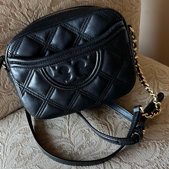 Tory Burch Fleming Camera Bag - Picture 6 of 7